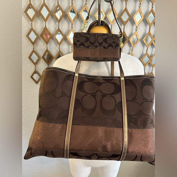 Coach Signature Tote & Matching Wristlet - Picture 5 of 10